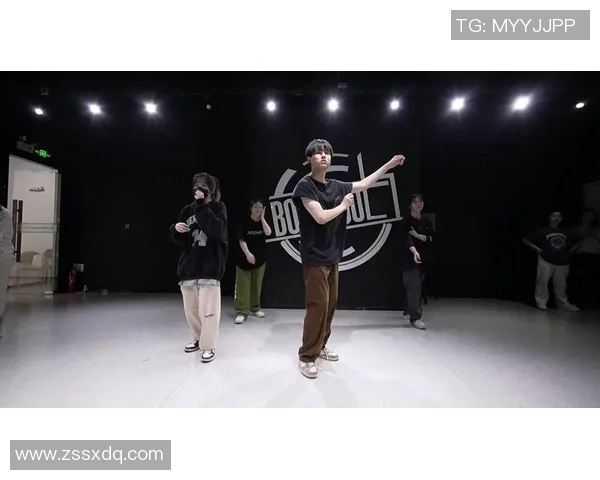 成都街舞队的比赛经验变革引发热议街舞文化新潮流 成都街舞队的比赛经验变革引发热议街舞文化新潮流